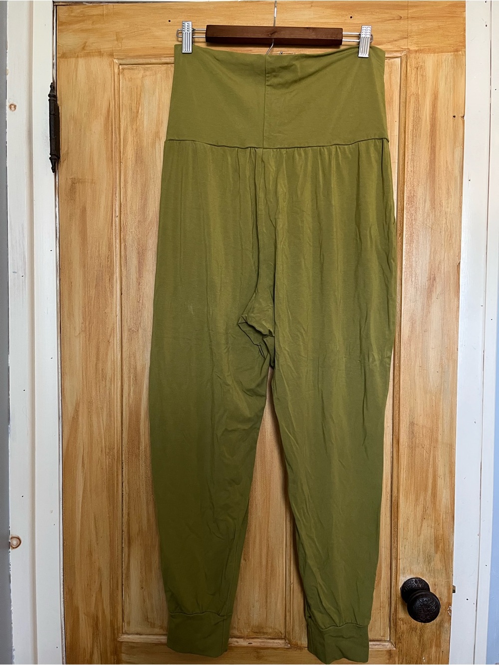 Free Label Avocado Green High-Waist Relaxed Bamboo Joggers - Picture 2 of 4